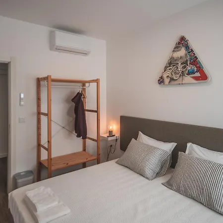 Hostel Paredes Surf House Pataias