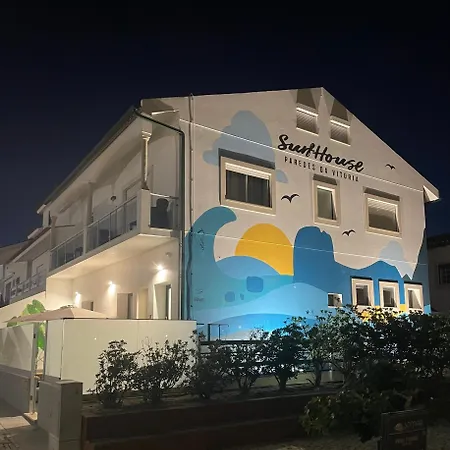 Paredes Surf House Hostel *