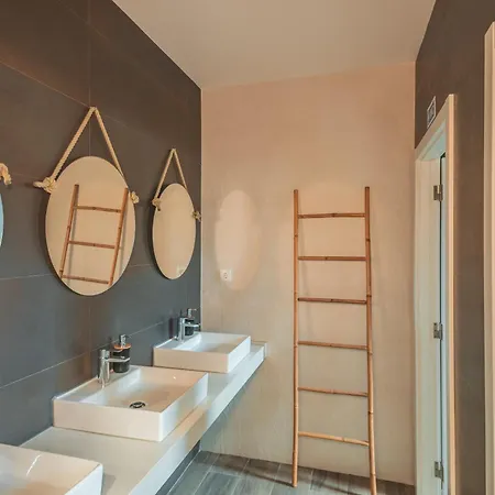 Paredes Surf House Pataias