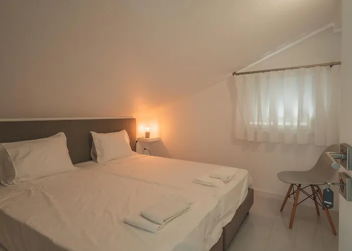 Paredes Surf House * Pataias