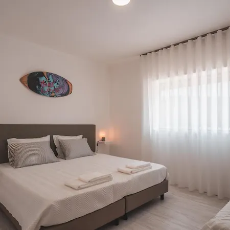 Hostel Paredes Surf House Pataias