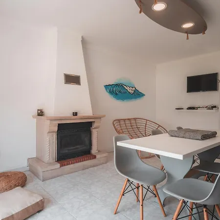 Paredes Surf House Hostel Pataias