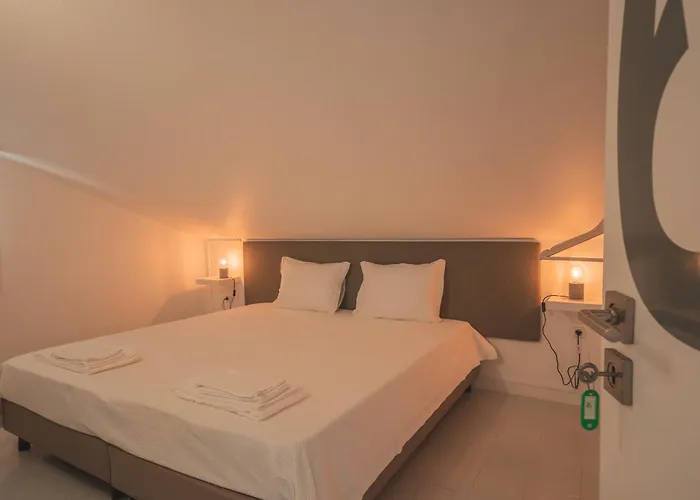 Albergue Paredes Surf House Pataias